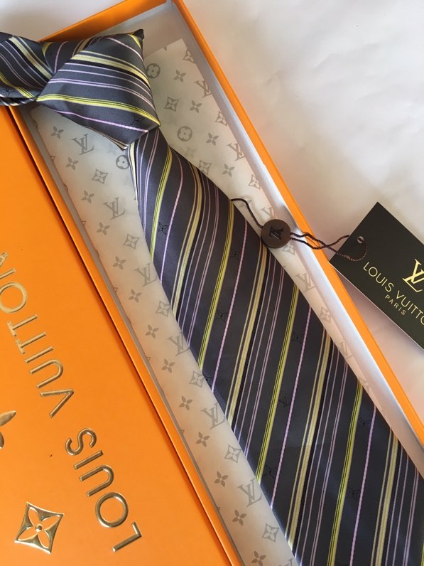 LV Tie hm19